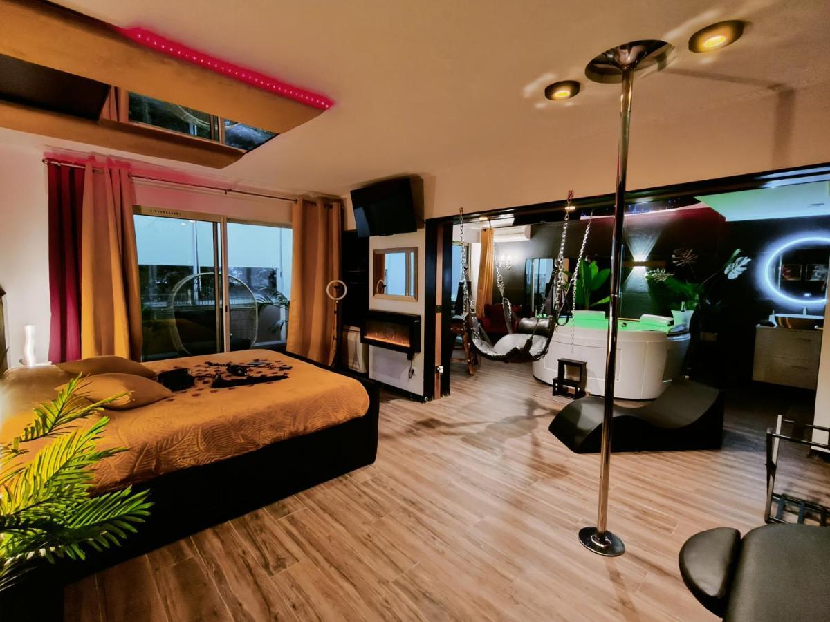 La Loveroom Bdsm De Nice " La Chambre Luxe Des Desirs " Buitenkant foto