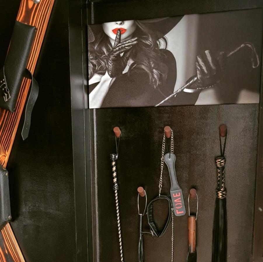 La Loveroom Bdsm De Nice " La Chambre Luxe Des Desirs " Buitenkant foto