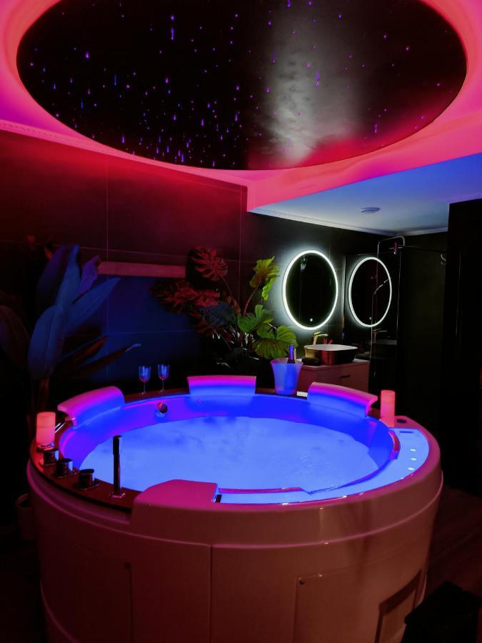 La Loveroom Bdsm De Nice " La Chambre Luxe Des Desirs " Buitenkant foto