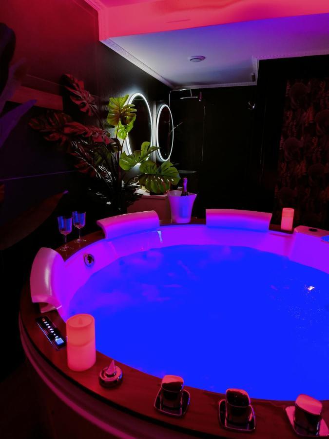 La Loveroom Bdsm De Nice " La Chambre Luxe Des Desirs " Buitenkant foto